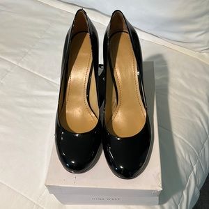 GUC nine W. size 10.5 black patent leather heels.